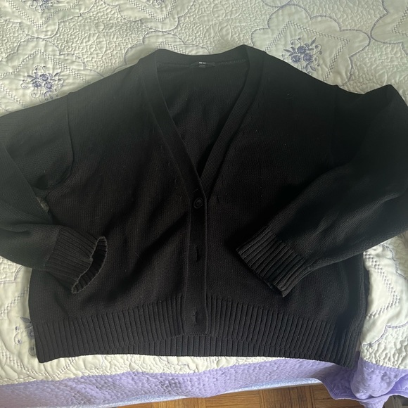 Uniqlo black cardigan - Picture 1 of 4